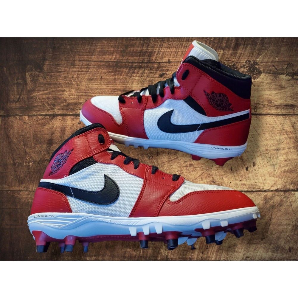 Nike Air Jordan 1 Retro Mid TD Men's Size 10.5 Chicago Football Cleat AR5604-106